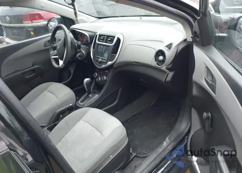 2017 Chevrolet Sonic Ls Auto z USA, uszkodzony, nr VIN 1G1JB5SG5H4165268